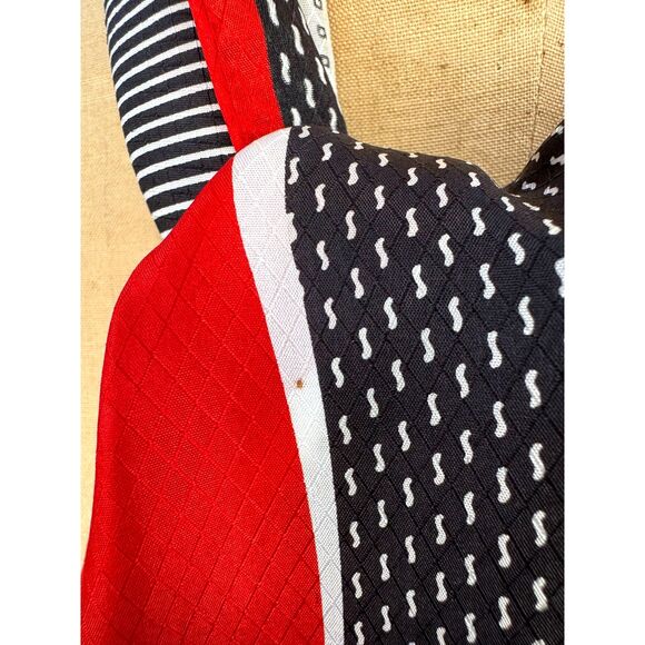 VTG Red Blk Wht Abstract Squares & Stripes Long Rectangle Scarf SZ 11.5"W x 65"L - Picture 4 of 7